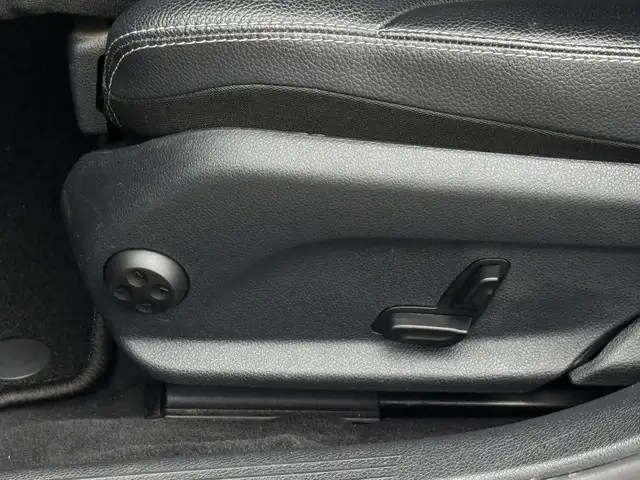 Mercedes-Benz C-Class view 14