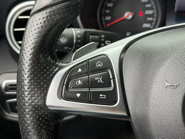 Mercedes-Benz C-Class view 25