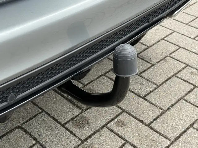Mercedes-Benz C-Class view 22