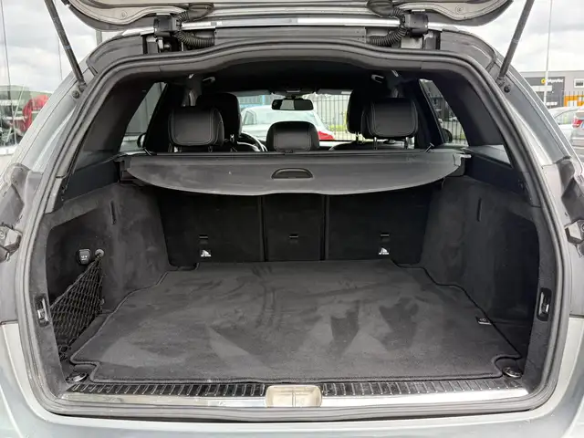 Mercedes-Benz C-Class view 28