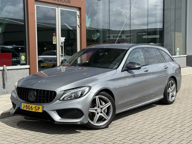 Mercedes-Benz C-Class view 3