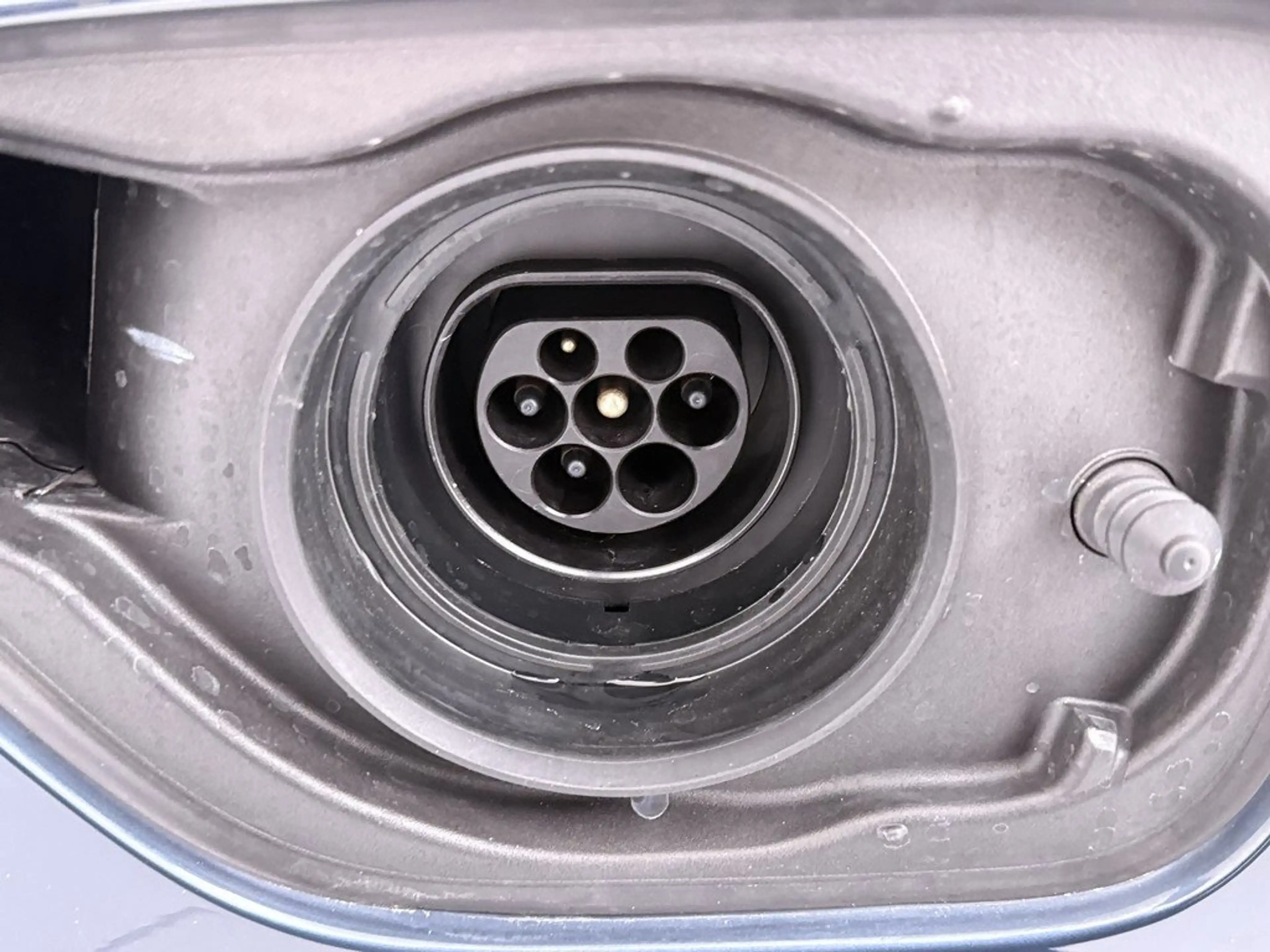 Volvo V60 T8 Plus Dark Plug-In Hybrid AWD STANDHZ PANO — photo 14