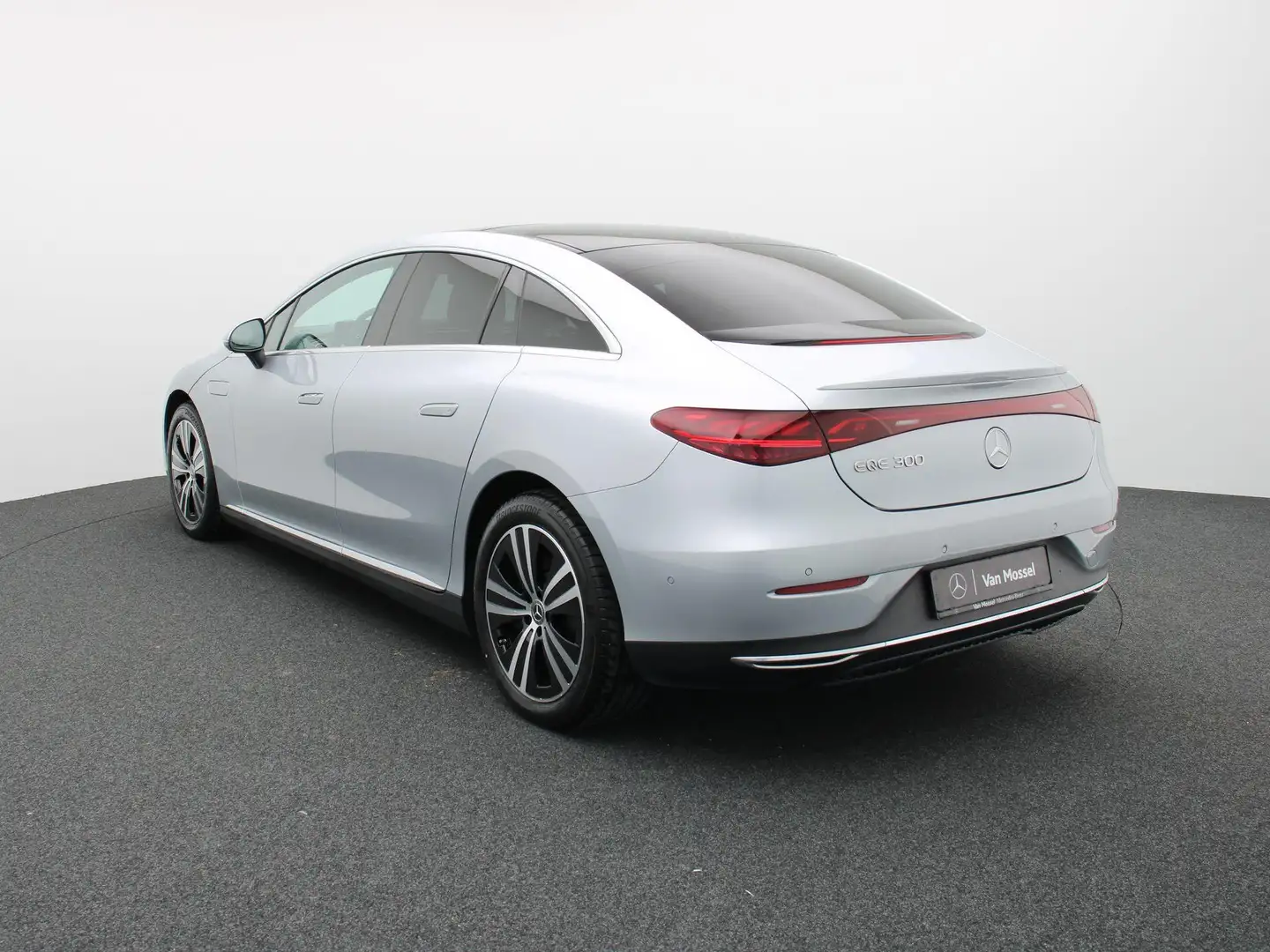 Mercedes-Benz EQE 300 Business Line + LEDER + PANORAMISCH DAK + CARPLAY Argent - 2
