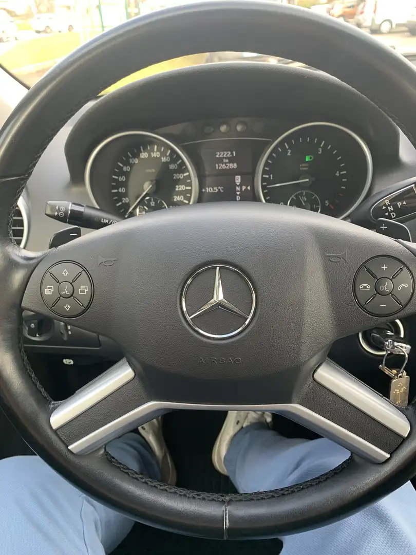 Mercedes-Benz ML 300 - 1