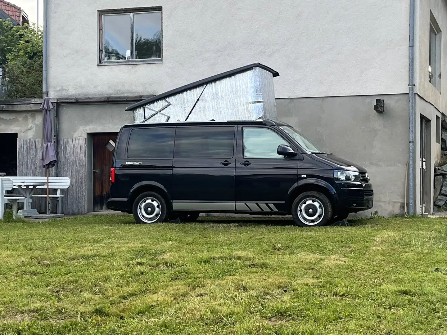 Volkswagen T5 California Beach Schwarz - 1