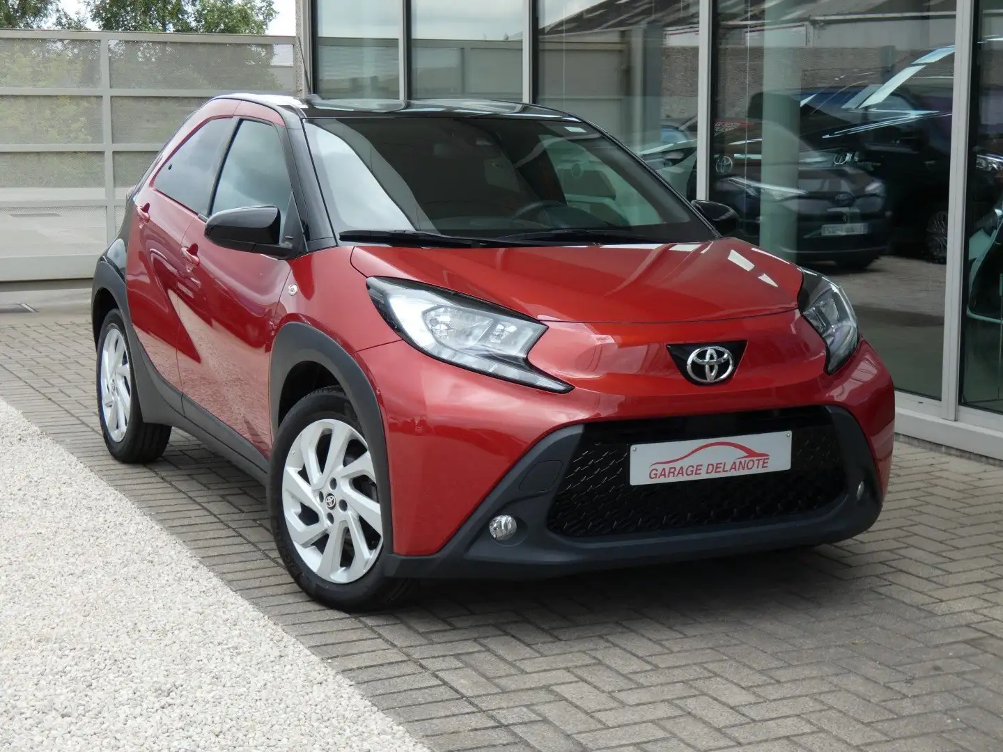 Toyota Aygo X 1.0i Benzine X-pulse +GPS +Keyless +Camera Oranje - 2