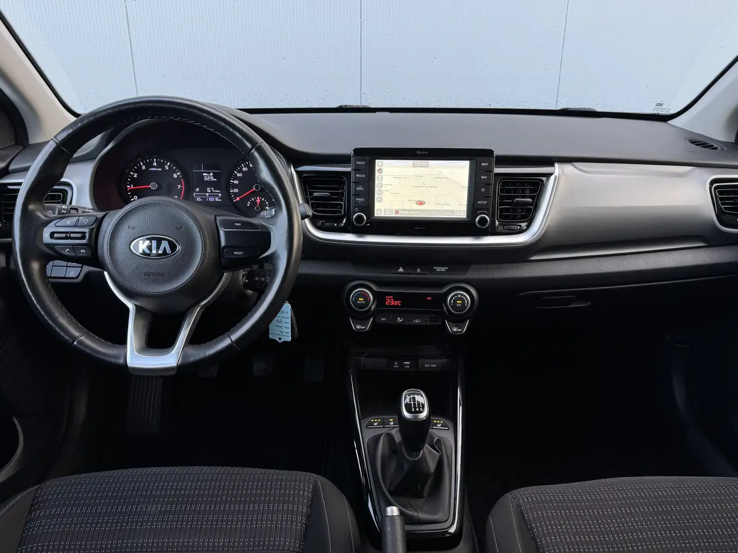 Kia Stonic 1.0 T-GDi DynamicPlusLine Carplay/Trekhaak/Camera. Gris - 2