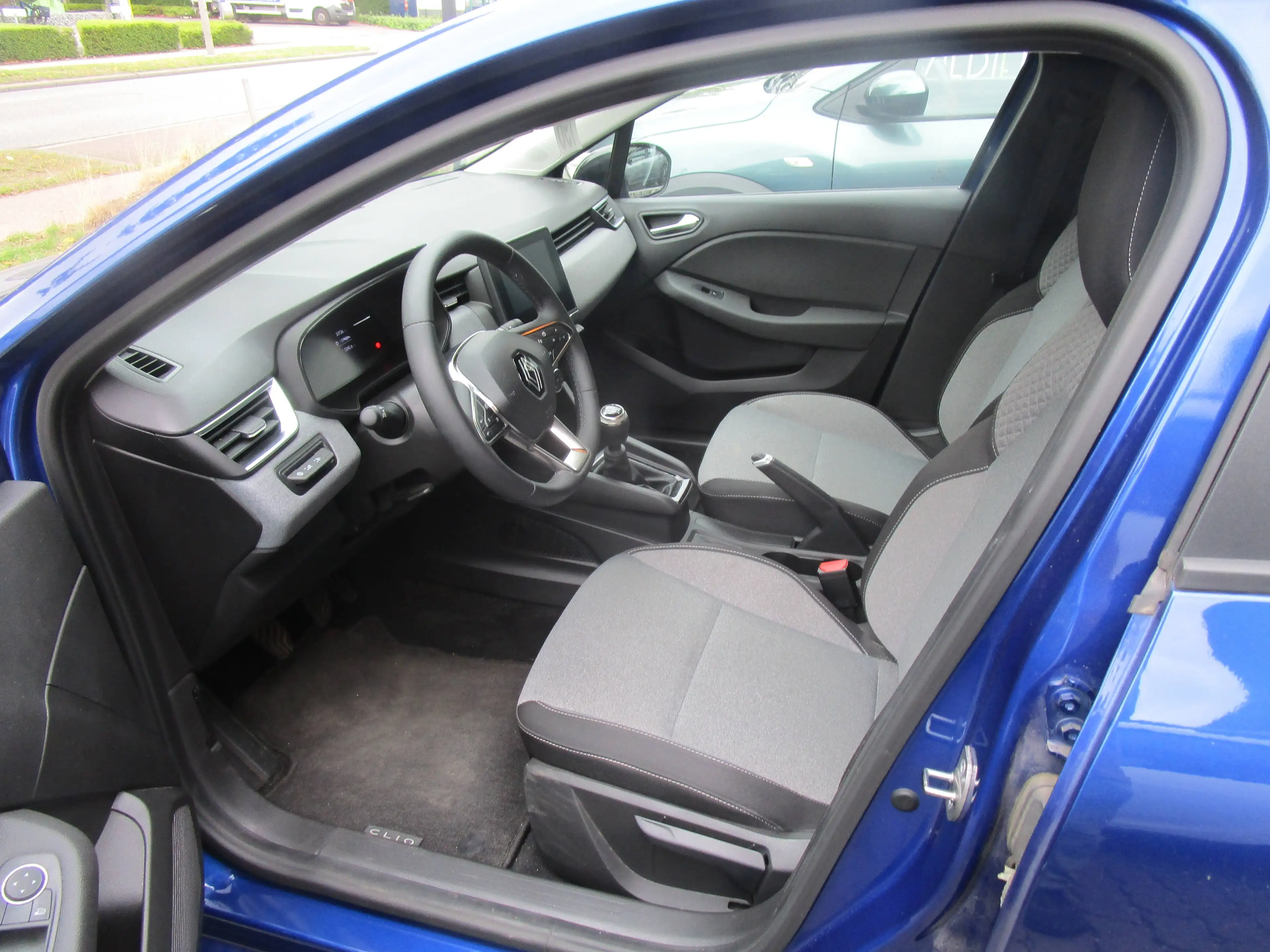 Renault Clio Clio 1.0 TCe Evolution — photo 7