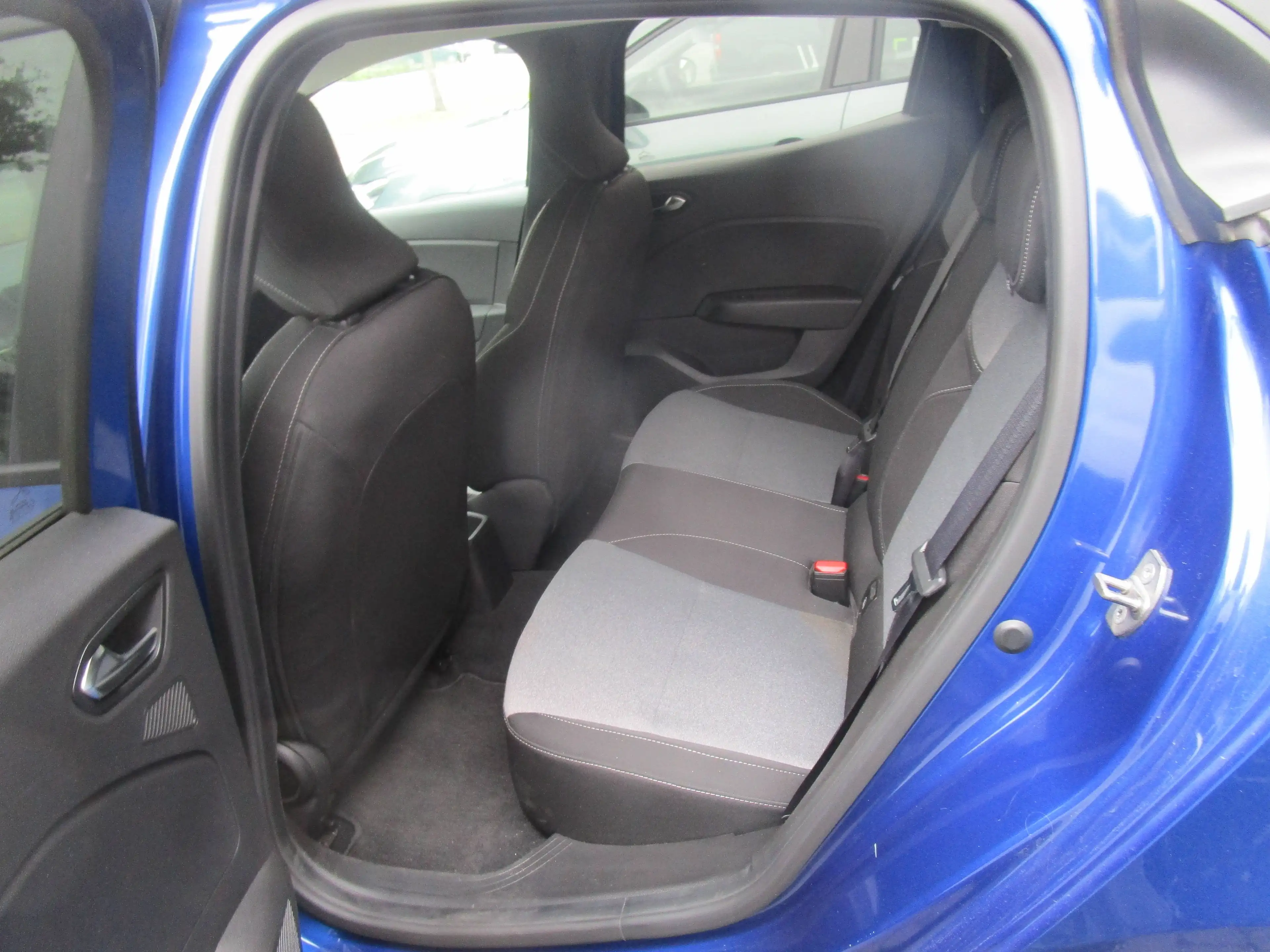 Renault Clio Clio 1.0 TCe Evolution — photo 8