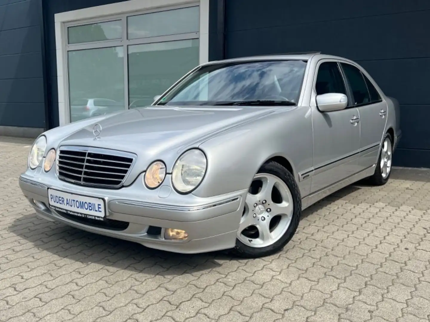 Mercedes-Benz E 200 W210 K Avantgarde Automatik 2.Hand Xenon Argintiu - 1