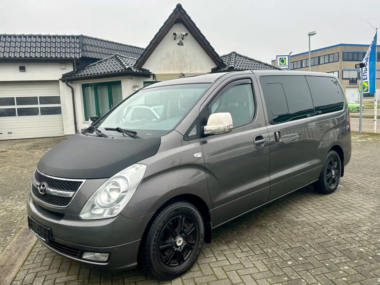 Hyundai H-1 Travel Comfort TÜV 12/2027 Grau - 1