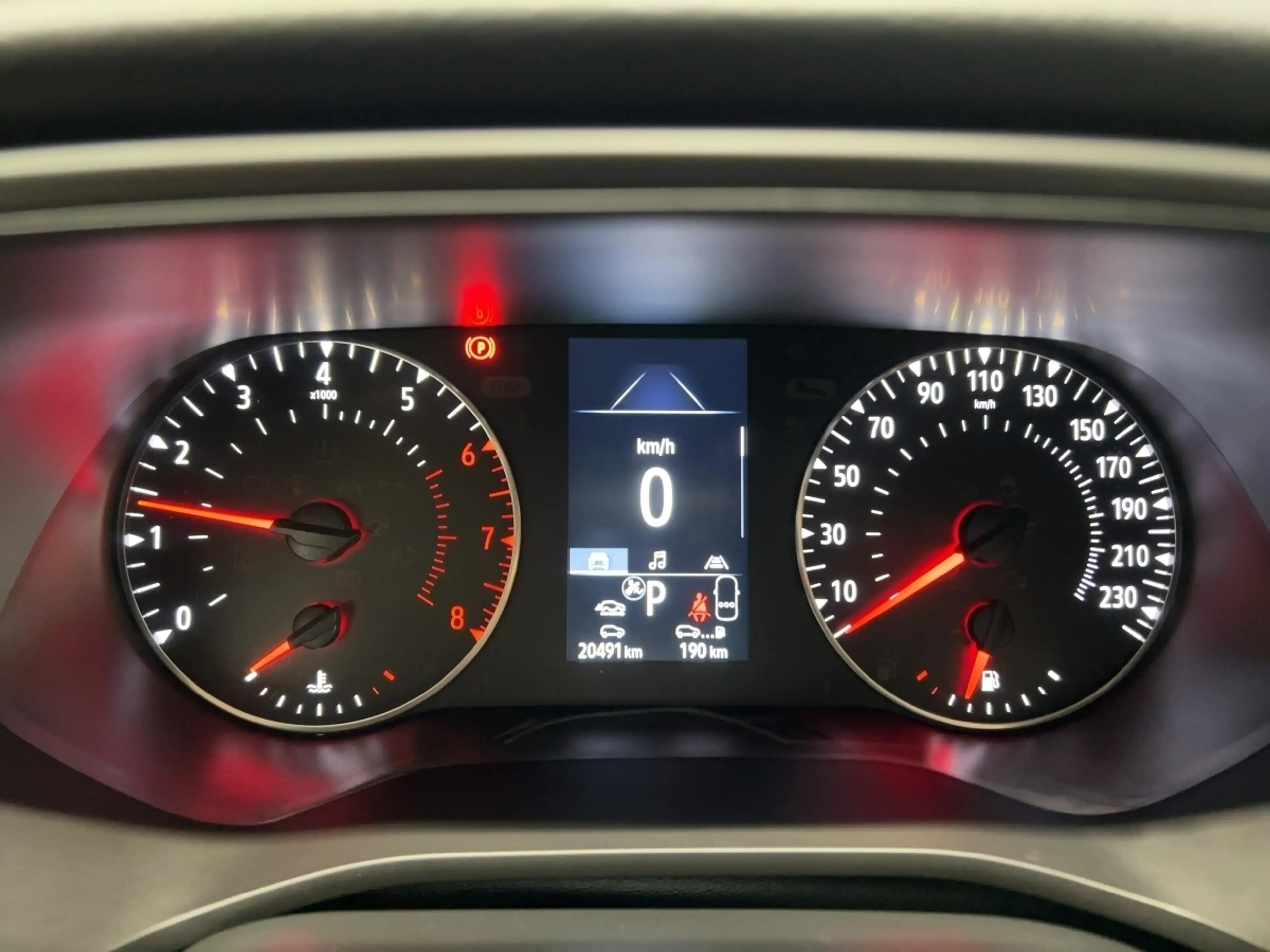 Renault Arkana EQUILIBRE TCe 140 EDC RÜCKFAHRKAMERA — photo 13