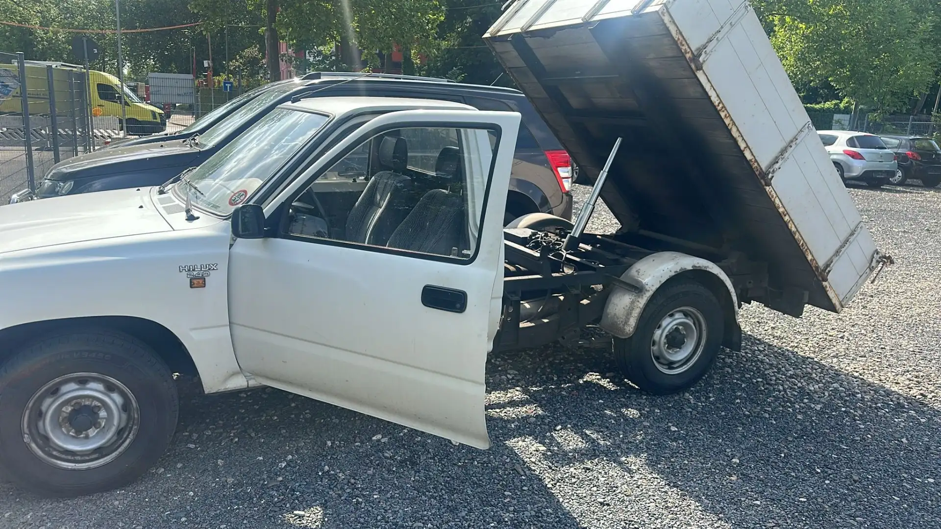 Toyota Hilux PLAT.DBLE.CAB. D - 2