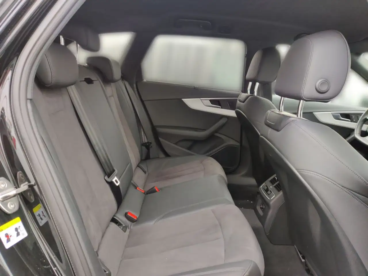 Audi A4 45 TFSI quattro s-line BusiPaket RFK B& 15