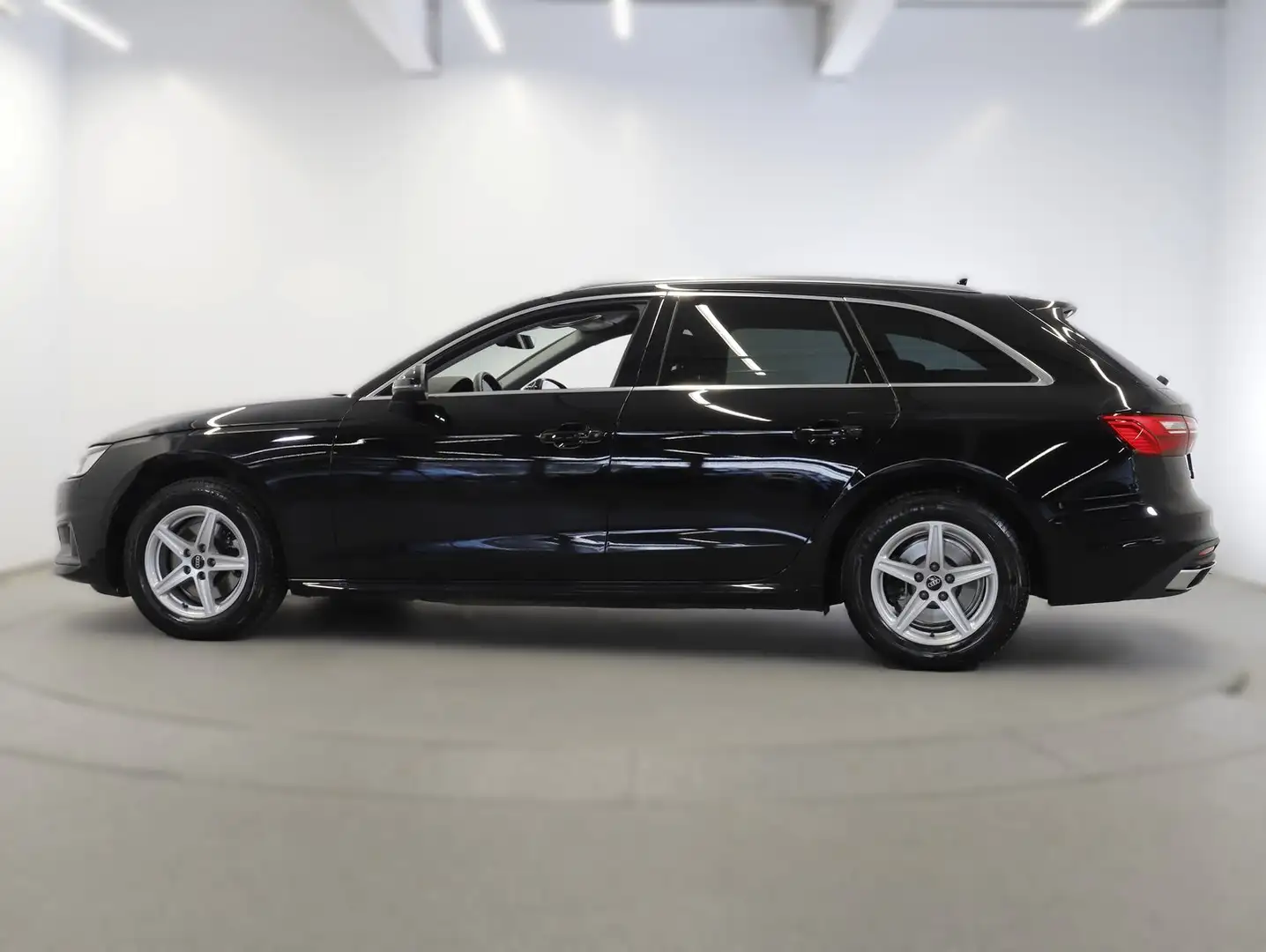 Audi A4 30 TDI Schwarz - 2