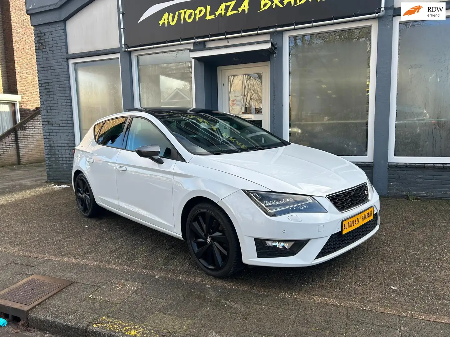 SEAT Leon 1.8 TFSI FR / PANODAK / AUTOMAAT / NAVI Weiß - 1