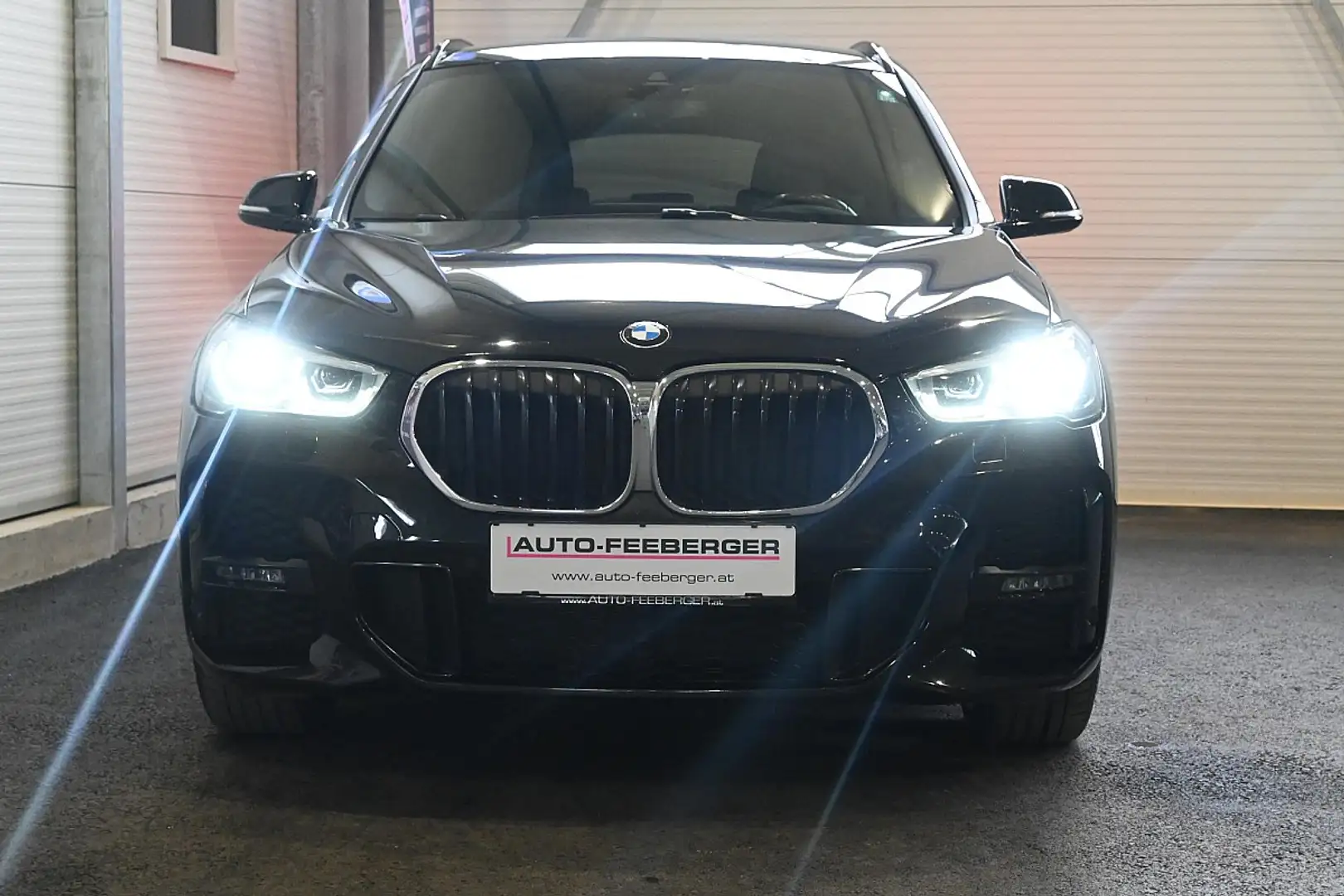 BMW X1 xDrive18d Aut. M Sport; Rückfahrkamera, PDC vor... Schwarz - 2