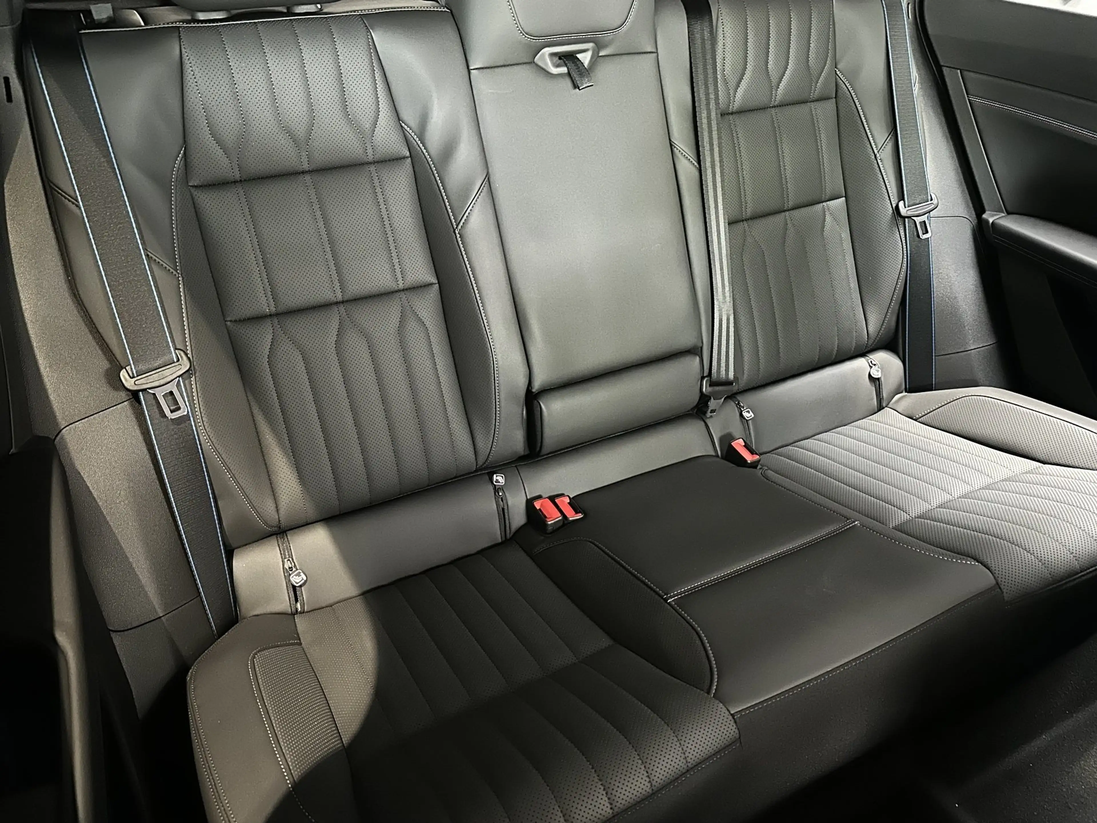Renault Rafale Esprit Alpine Full Hybrid 200PS — photo 13