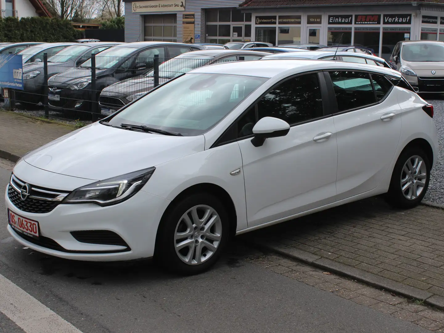 Opel Astra Active*Tempomat*Finanzierung* Weiß - 1