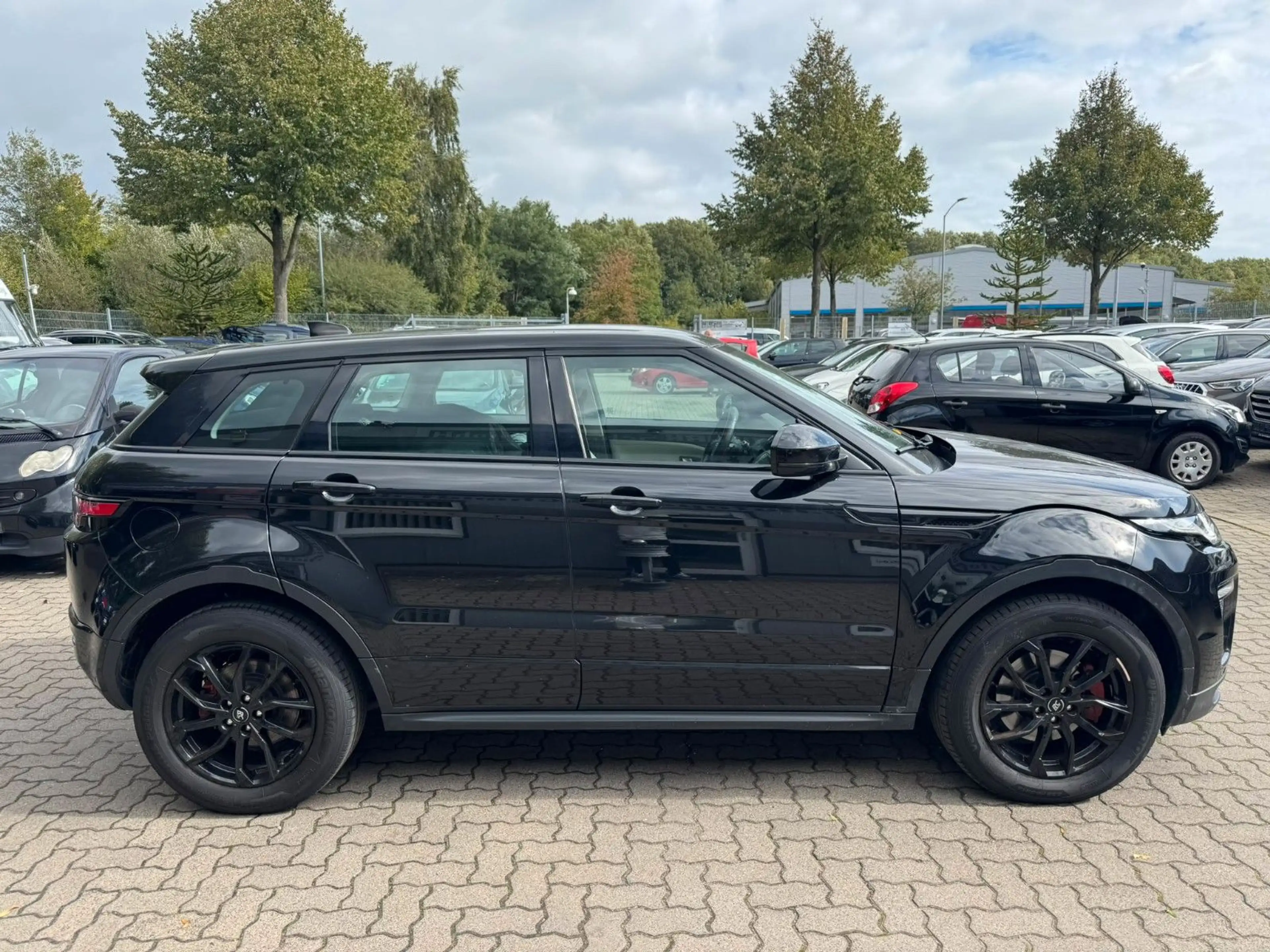 Land Rover Range Rover Evoque SE Dynamic AUTOM°LEDER°SITZH! — photo 4
