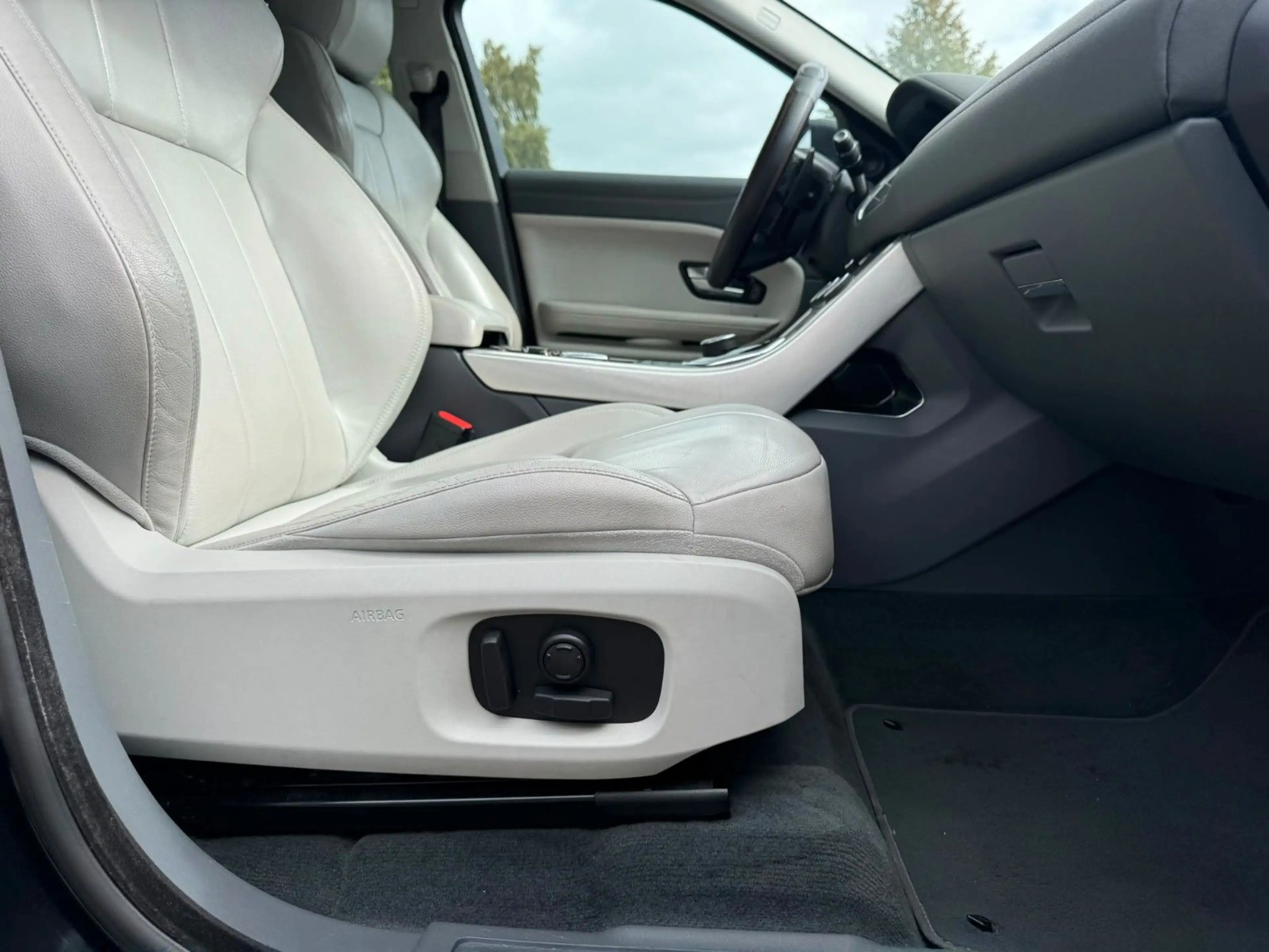 Land Rover Range Rover Evoque SE Dynamic AUTOM°LEDER°SITZH! — photo 11