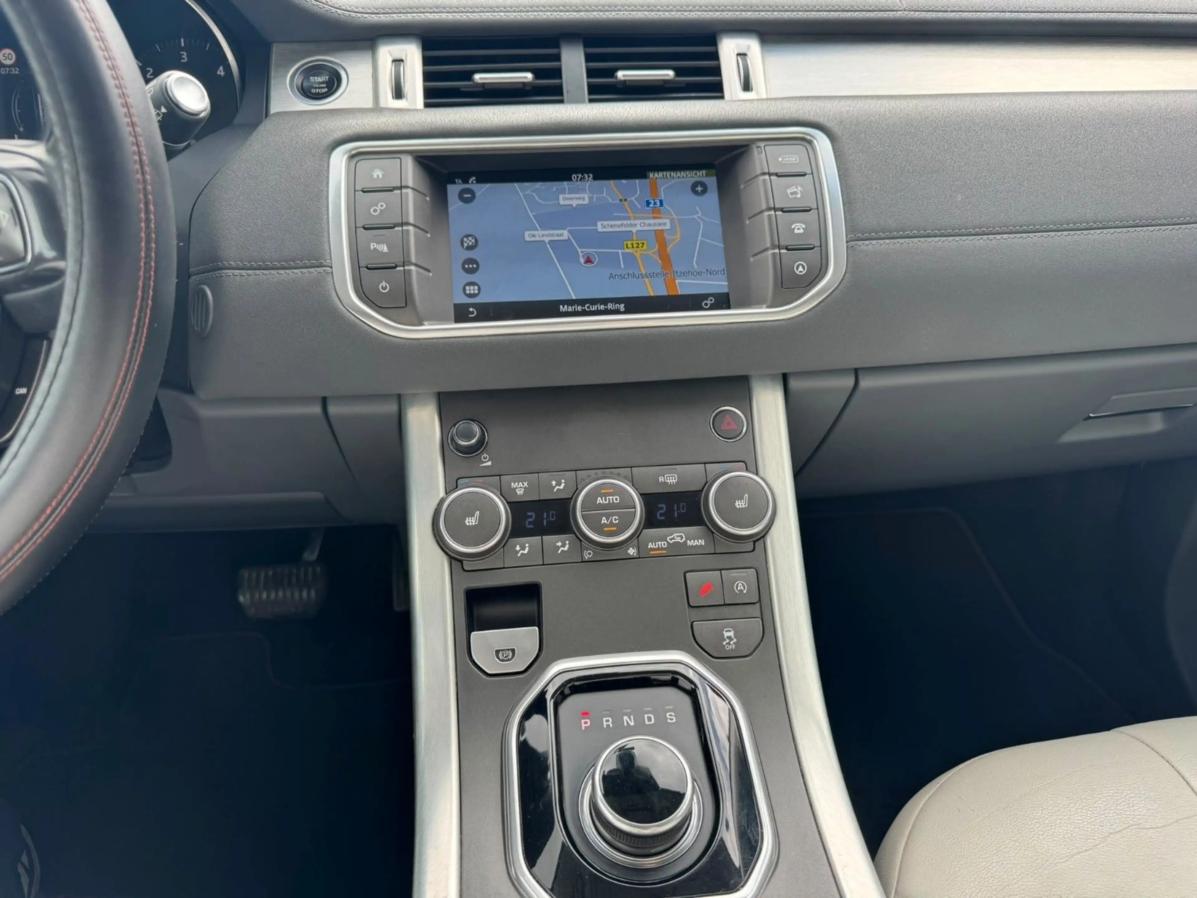 Land Rover Range Rover Evoque SE Dynamic AUTOM°LEDER°SITZH! — photo 14