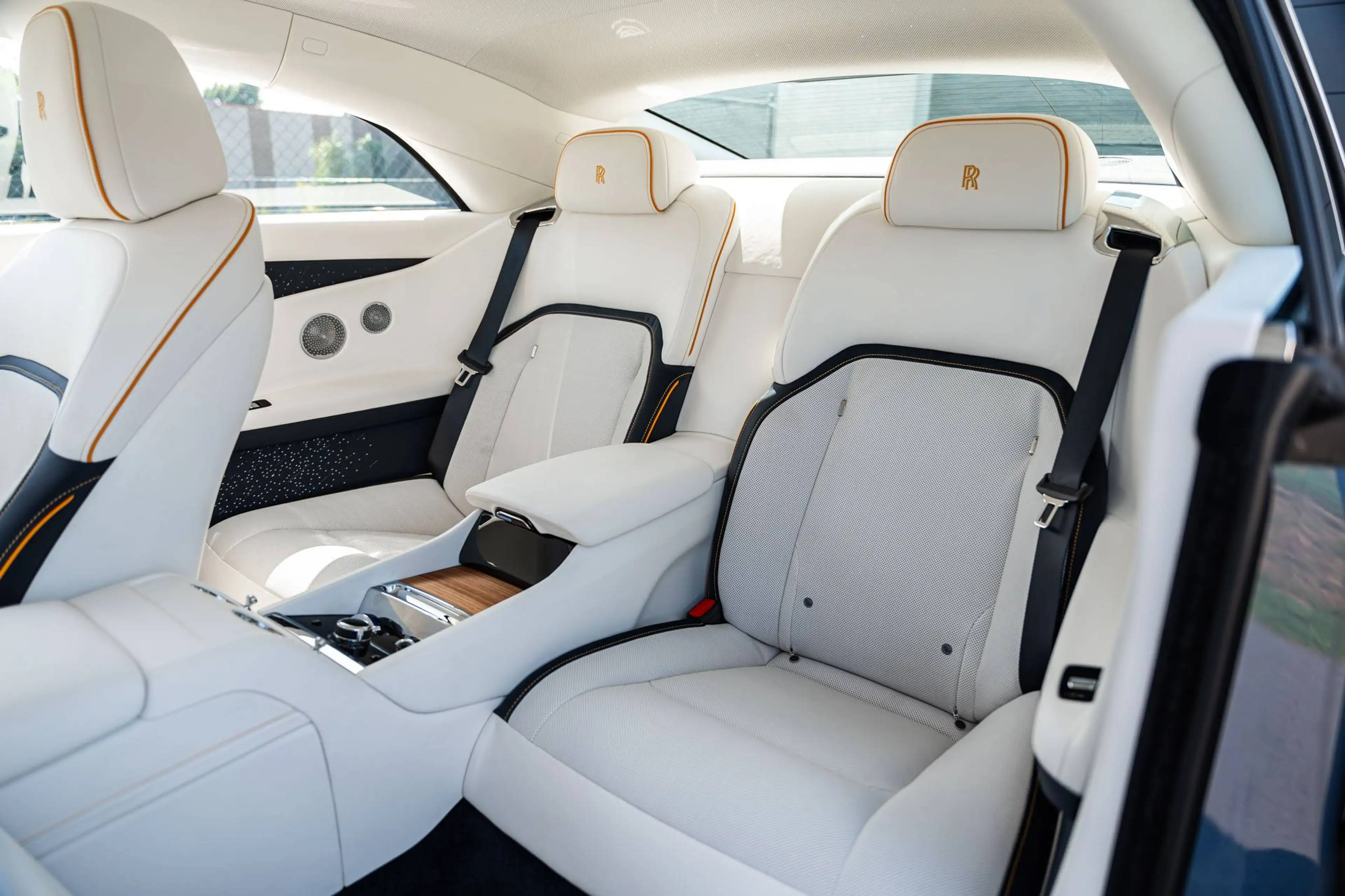 Rolls-Royce Spectre Commissioned Specification — photo 12