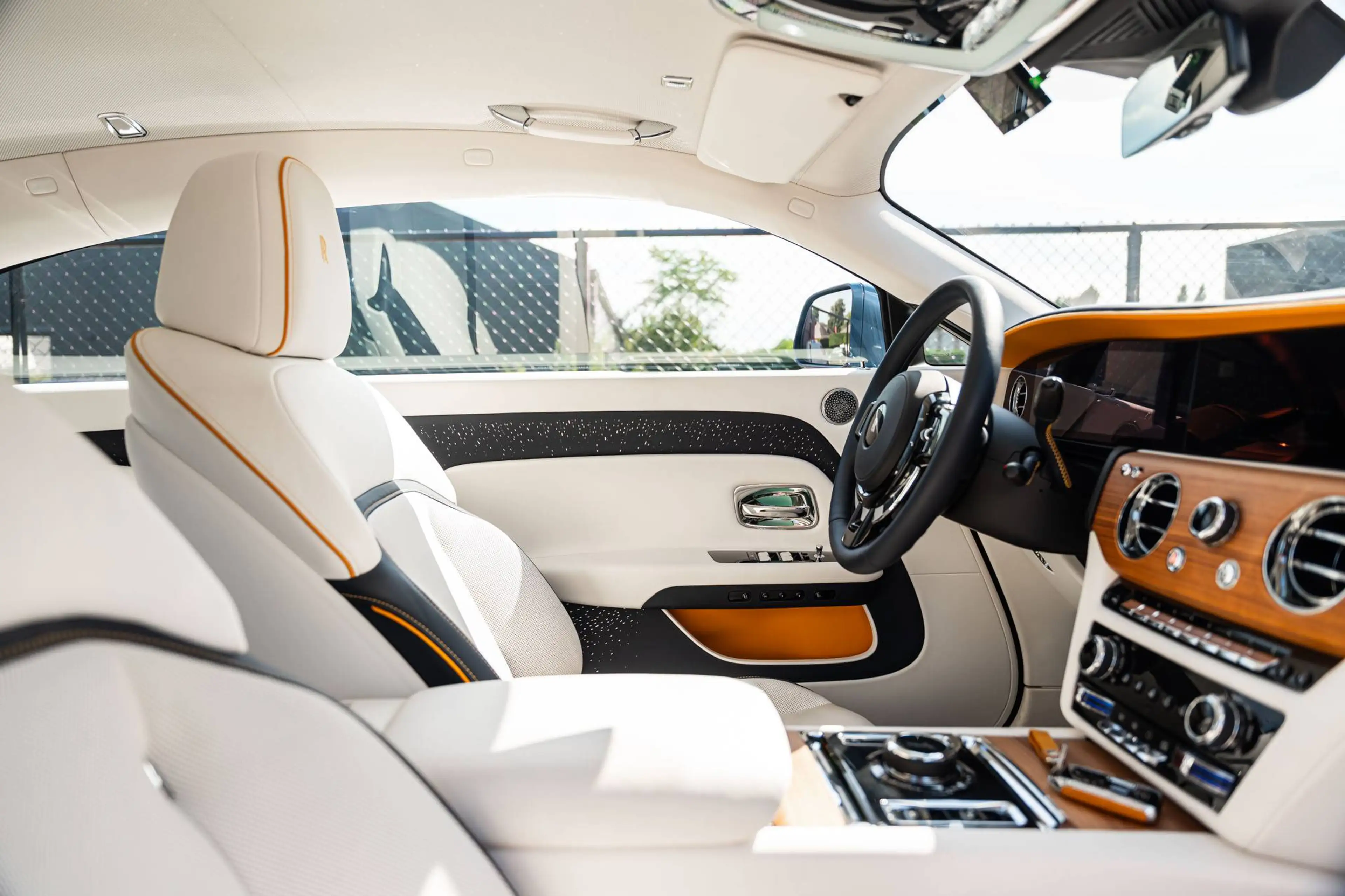 Rolls-Royce Spectre Commissioned Specification — photo 9