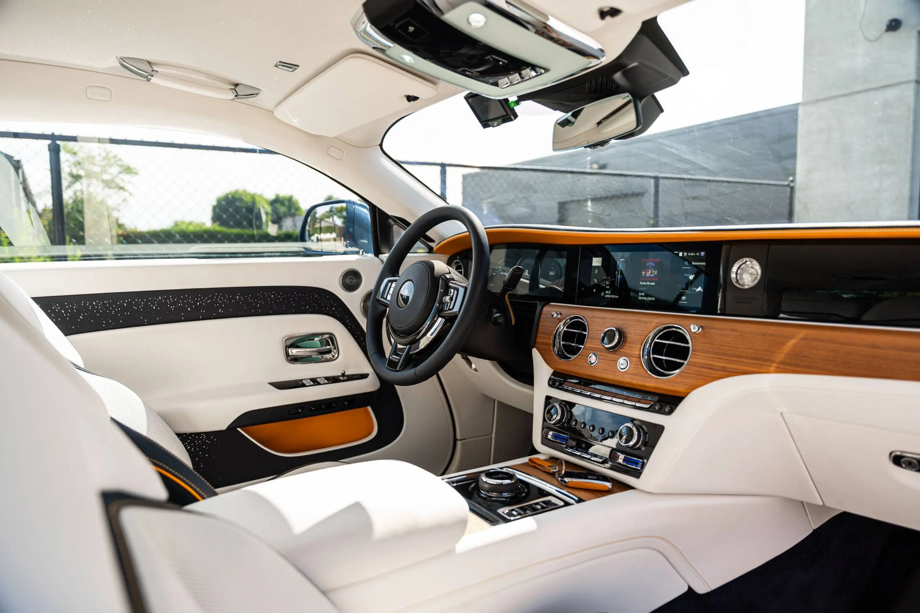 Rolls-Royce Spectre Commissioned Specification — photo 8