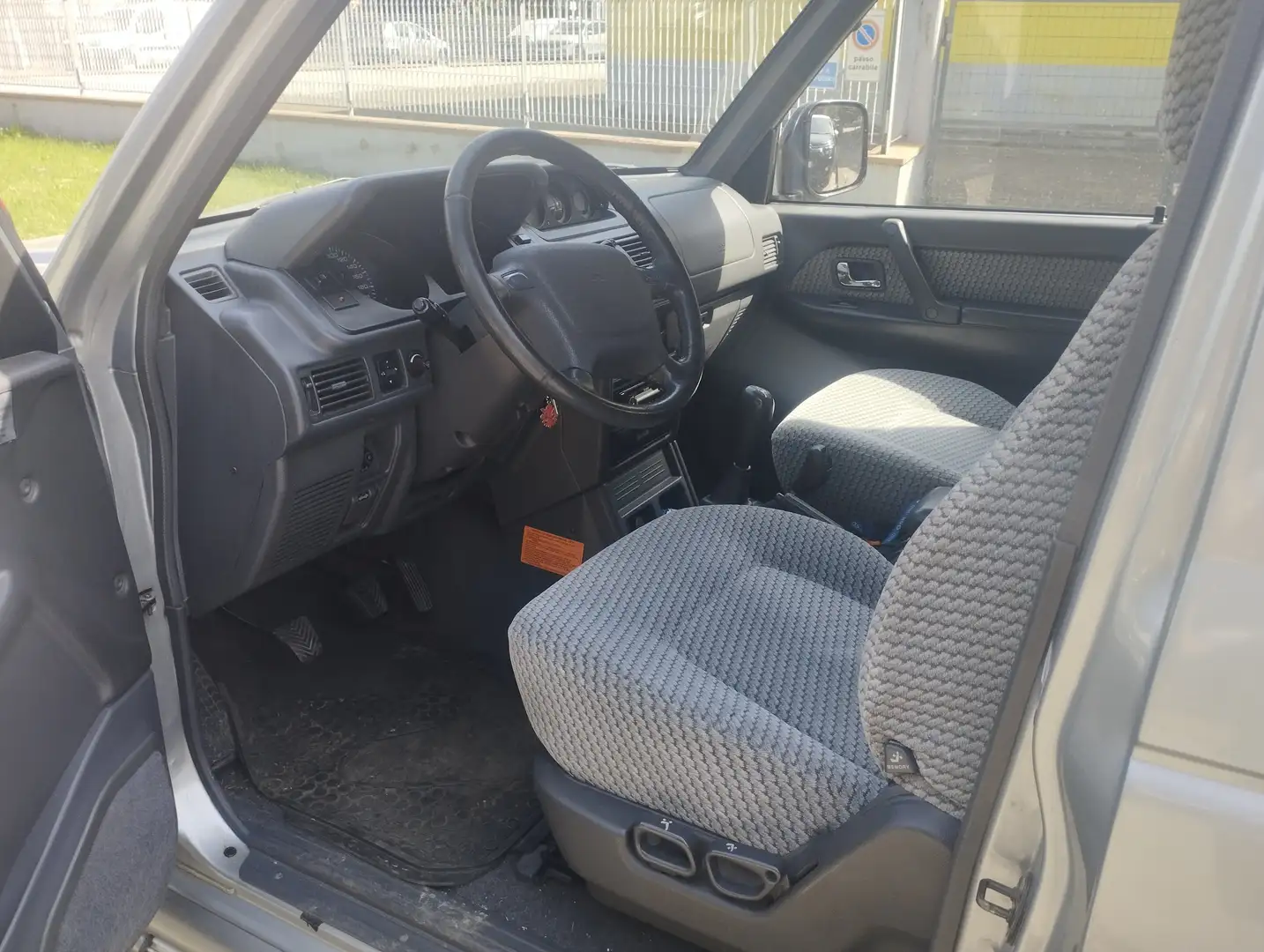 Mitsubishi Pajero Pajero Metal Top 2.5 tdi GL Comfort Argento - 2