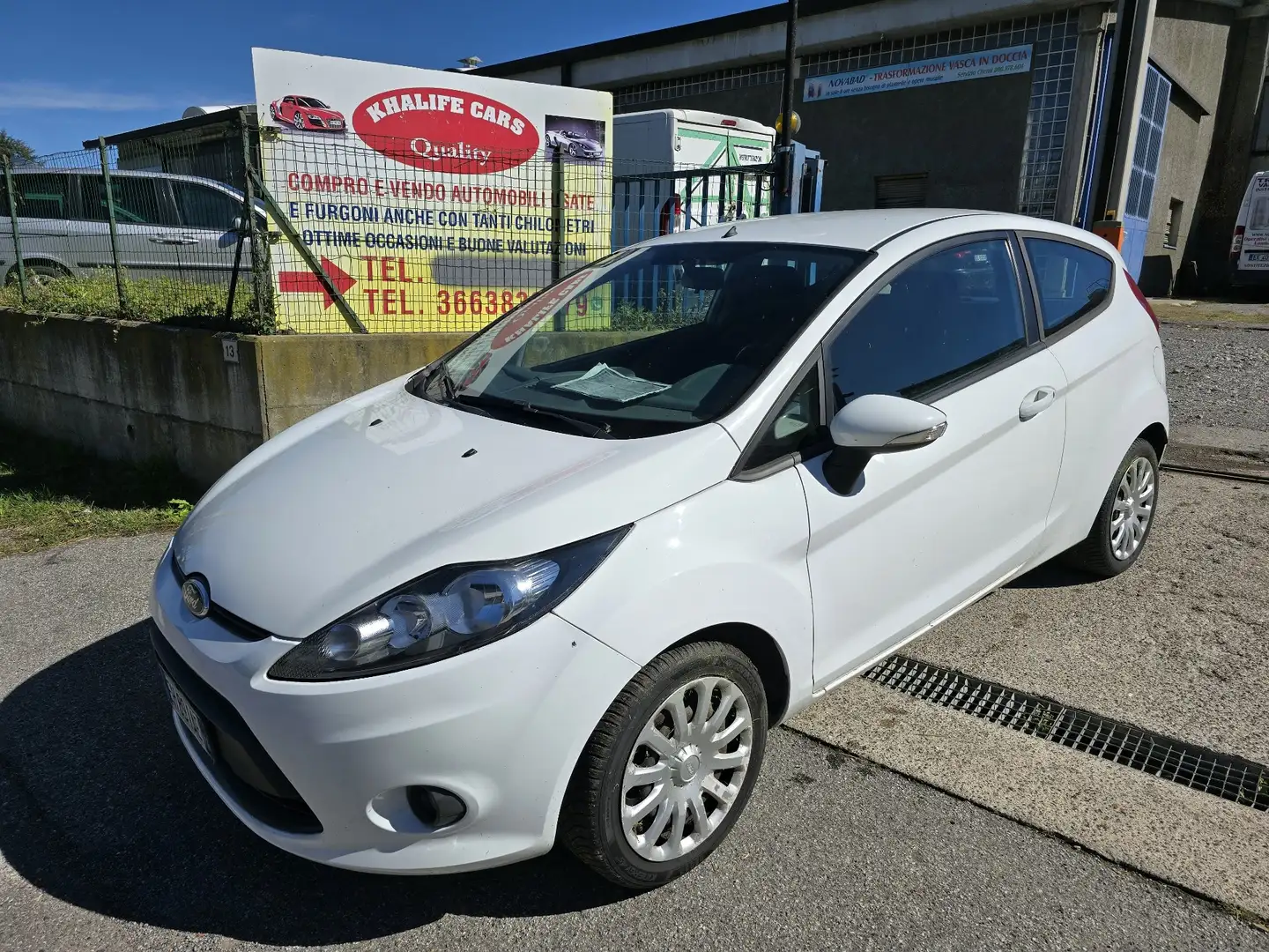 Ford Fiesta 3p 1.2 16v Titanium 82cv Weiß - 2