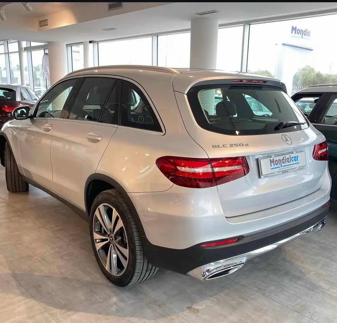 Mercedes-Benz GLC 250 d 4Matic Exclusive iva esposta Argento - 2