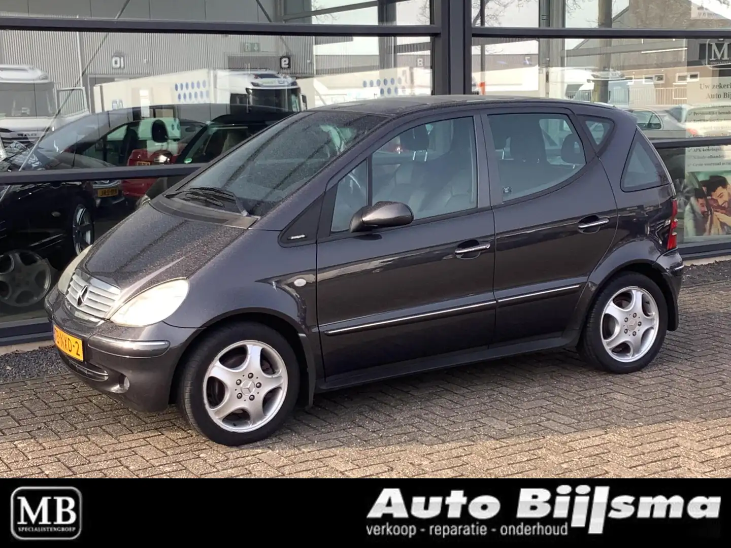 Mercedes-Benz A 190 Elegance automaat, airco, trekhaak Schwarz - 1