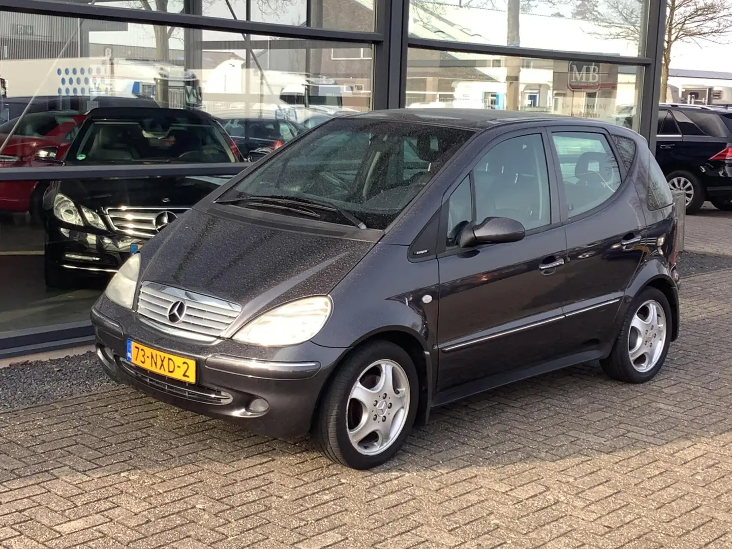 Mercedes-Benz A 190 Elegance automaat, airco, trekhaak Schwarz - 2