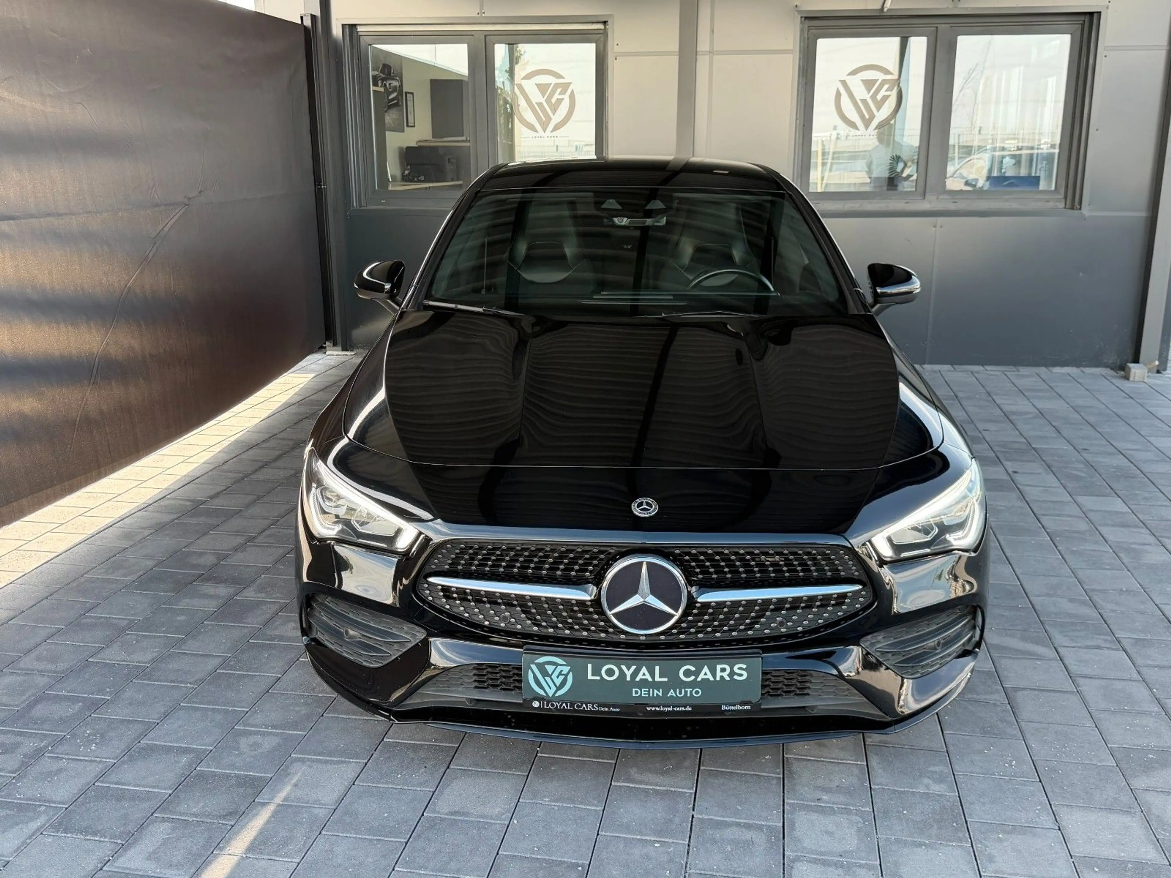 Mercedes-Benz CLA 220 Coupe*AMG*NIGHT*AMBIENTE*LED*Wides*PDC — photo 2