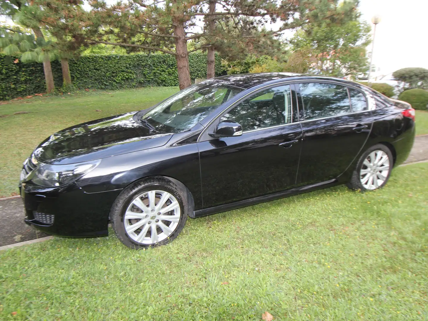 Renault Latitude Latitude V6 dCi 240 FAP Initiale A Schwarz - 1