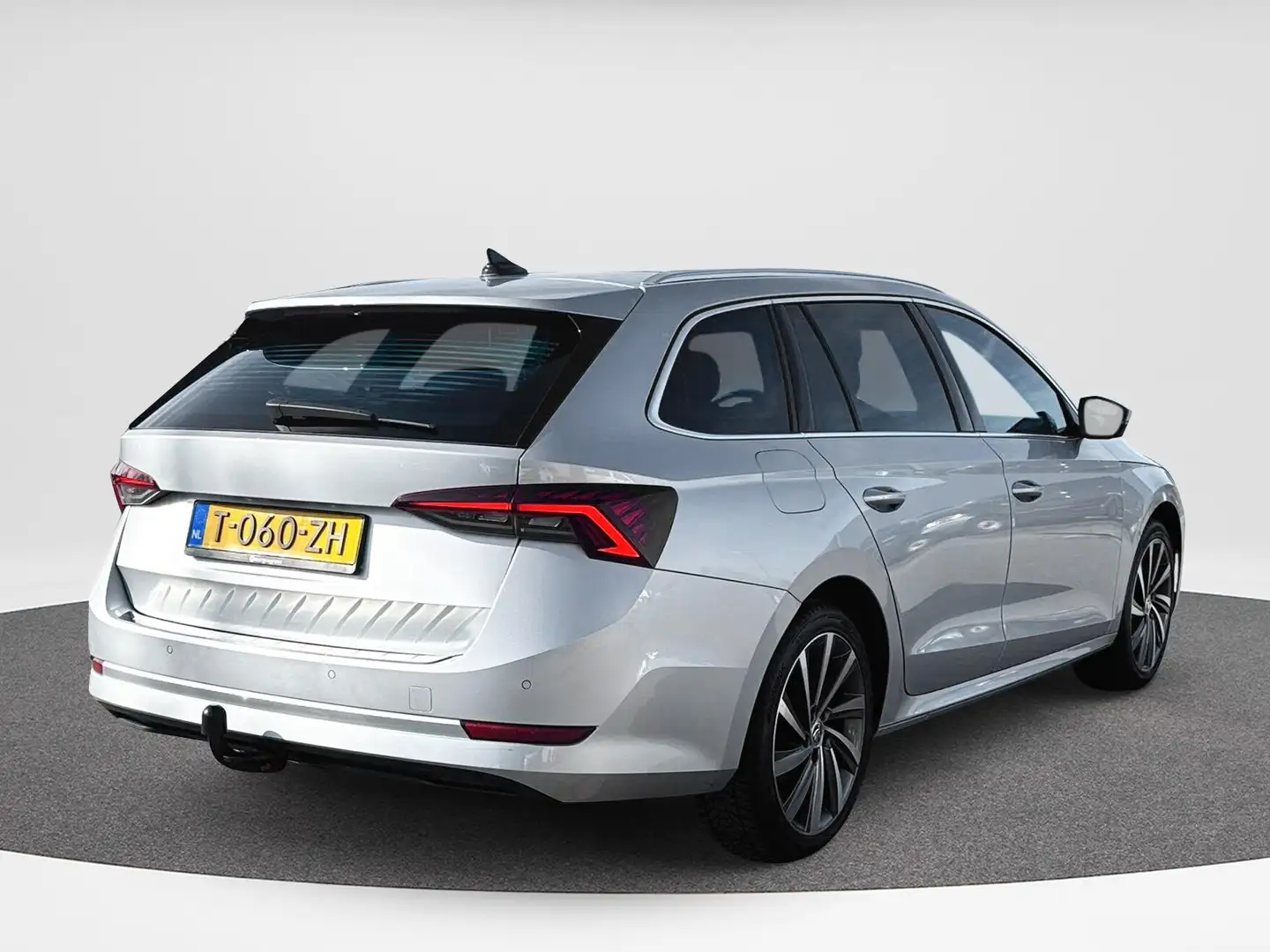 Skoda Octavia Combi 1.0 e-TSI Business Edition Plus | Automaat | Grau - 2