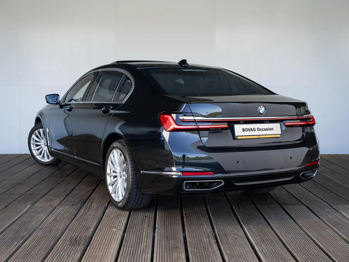 BMW 740 7 Serie Limousine 740Ld xDrive | High Executive | Černá - 2