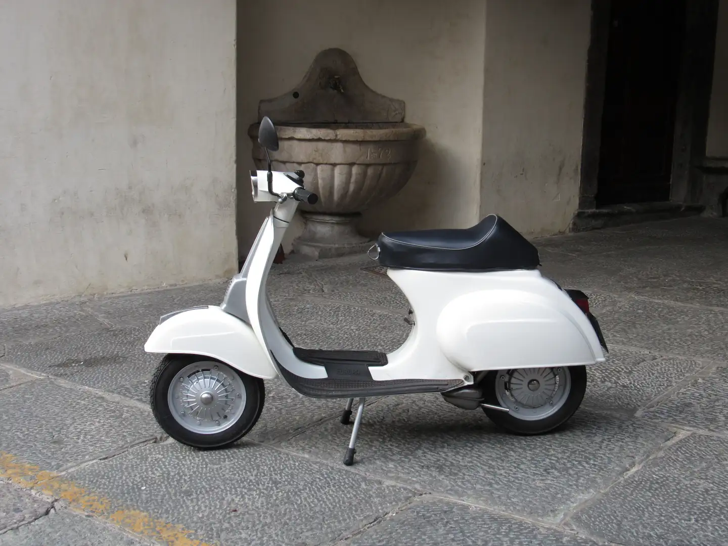 Vespa Special 50 Bianco - 1