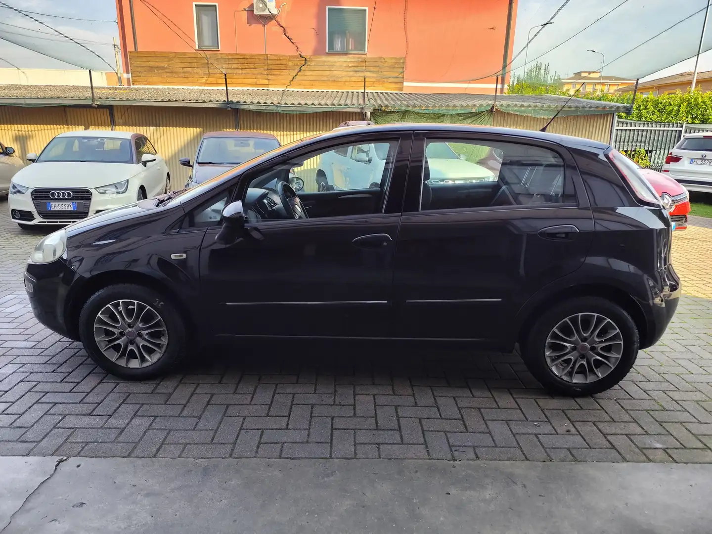 Fiat Punto Evo Punto III 2009 Evo 5p 1.4 Active s Schwarz - 2