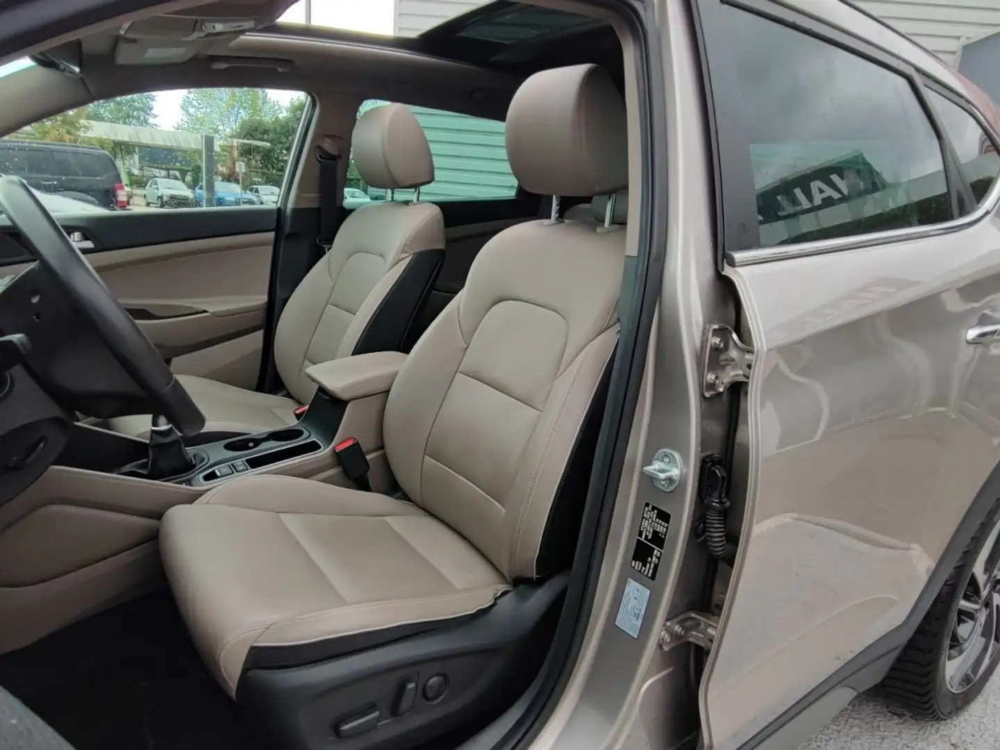 Hyundai TUCSON 1.6 CRDI 115 CV EXECUTIVE 2WD Beige - 2