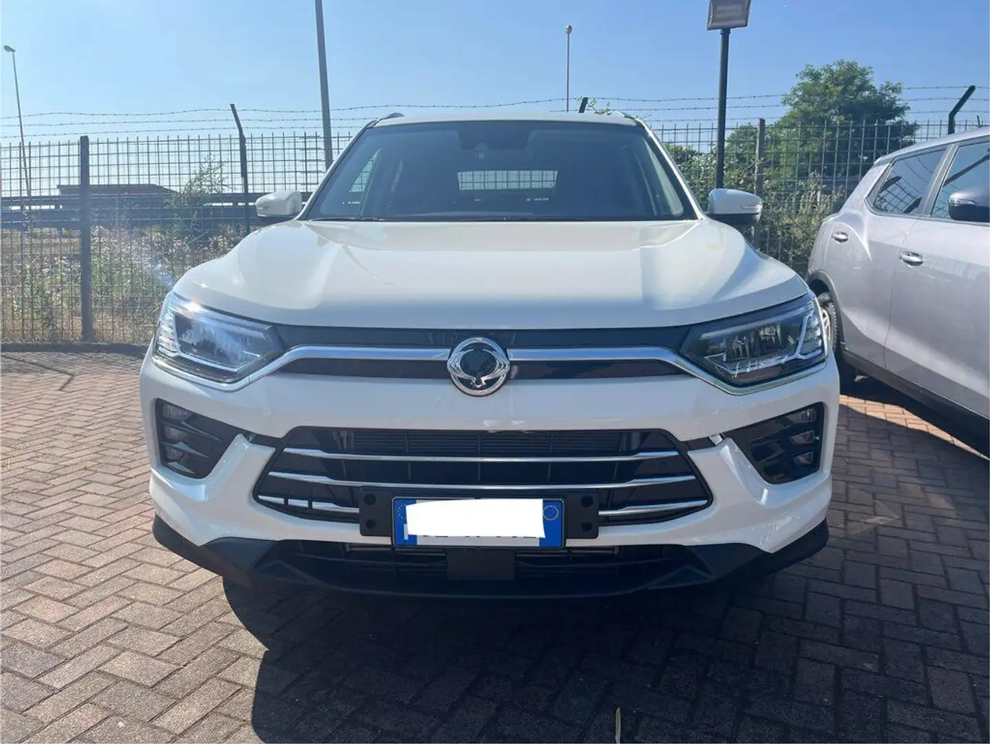 SsangYong Korando 1.6 Dream 2wd auto Alb - 2