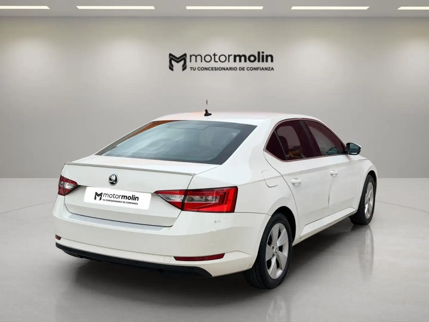 Skoda Superb 2.0 TDI 110KW Active Blanco - 2