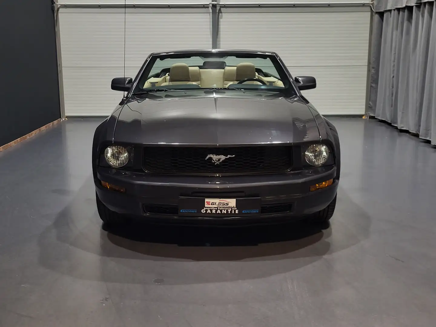 Ford Mustang 4.0 V6 Cabrio *Leder* Grau - 2
