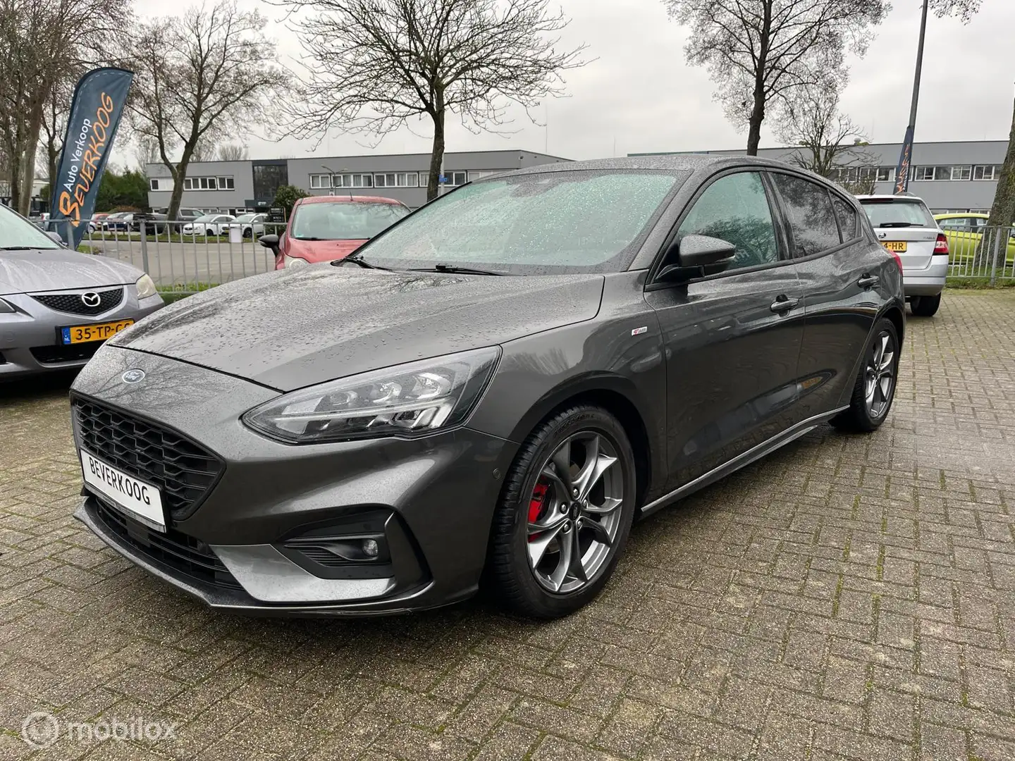 Ford Focus 1.0 EcoBoost ST Line Business AUT. Grau - 1