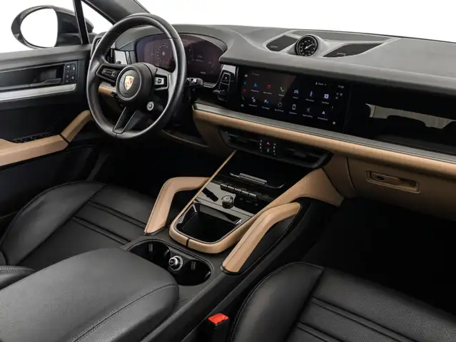 Porsche Cayenne view 11