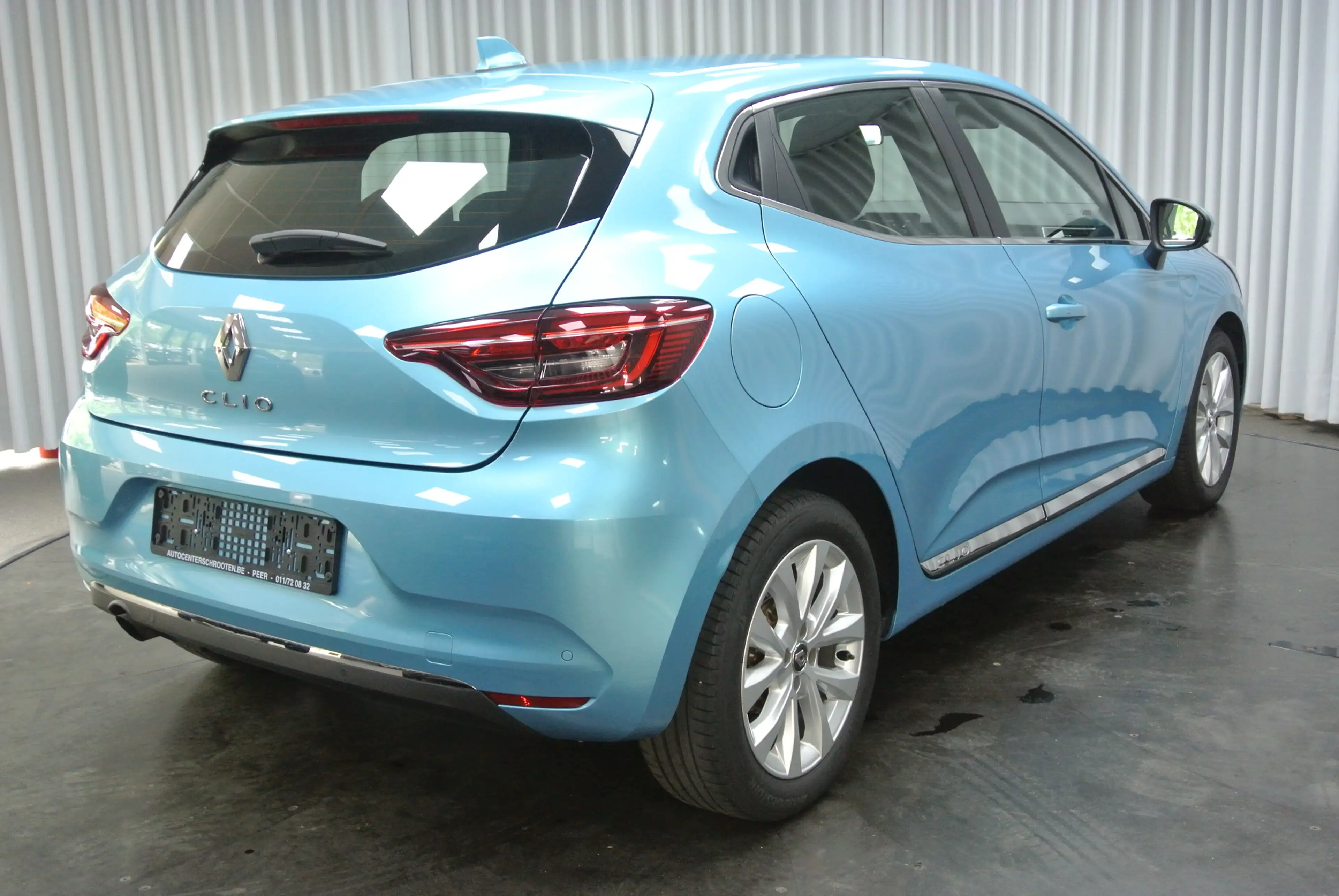 Renault Clio — photo 13