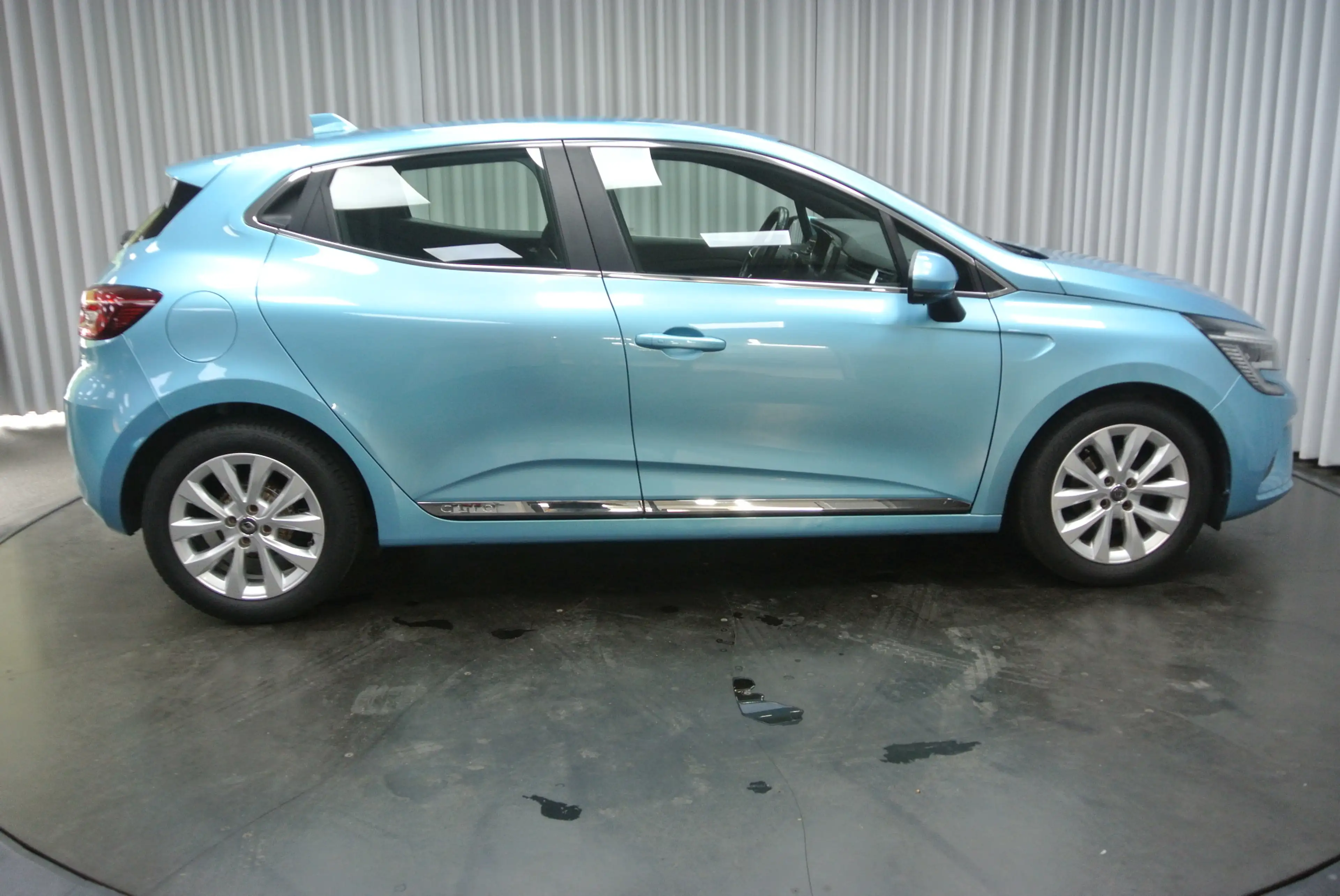 Renault Clio — photo 4