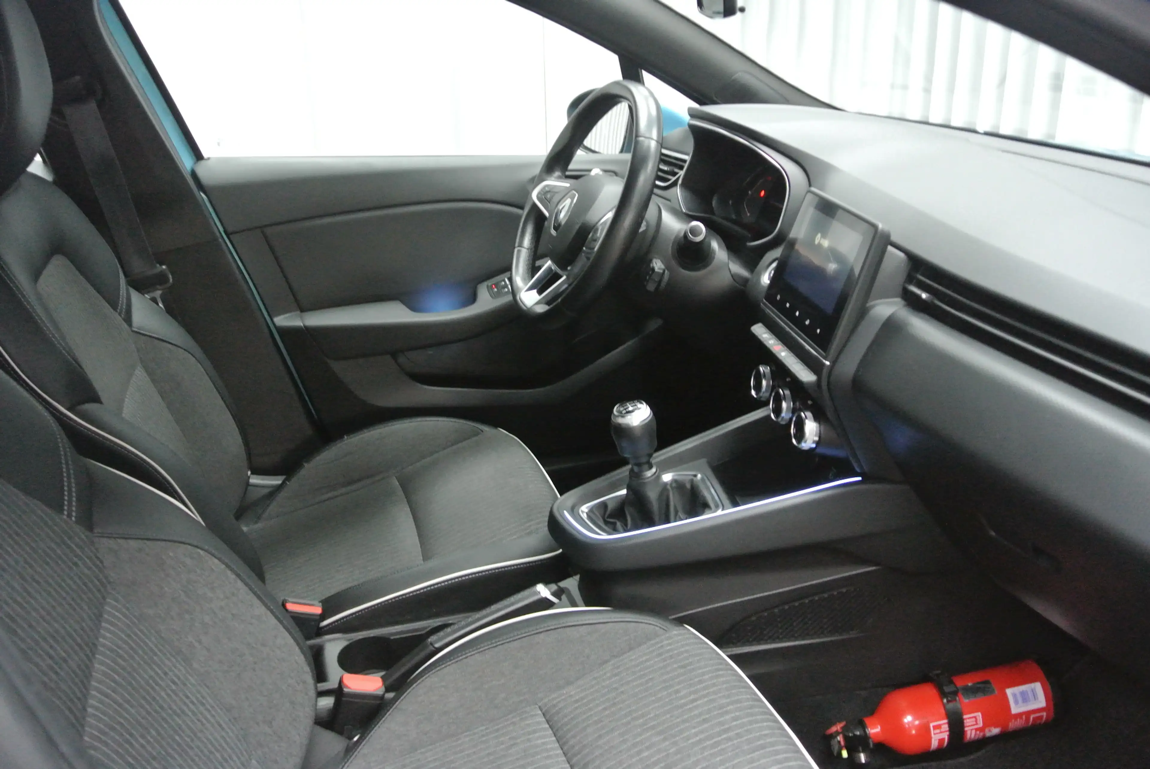 Renault Clio — photo 15