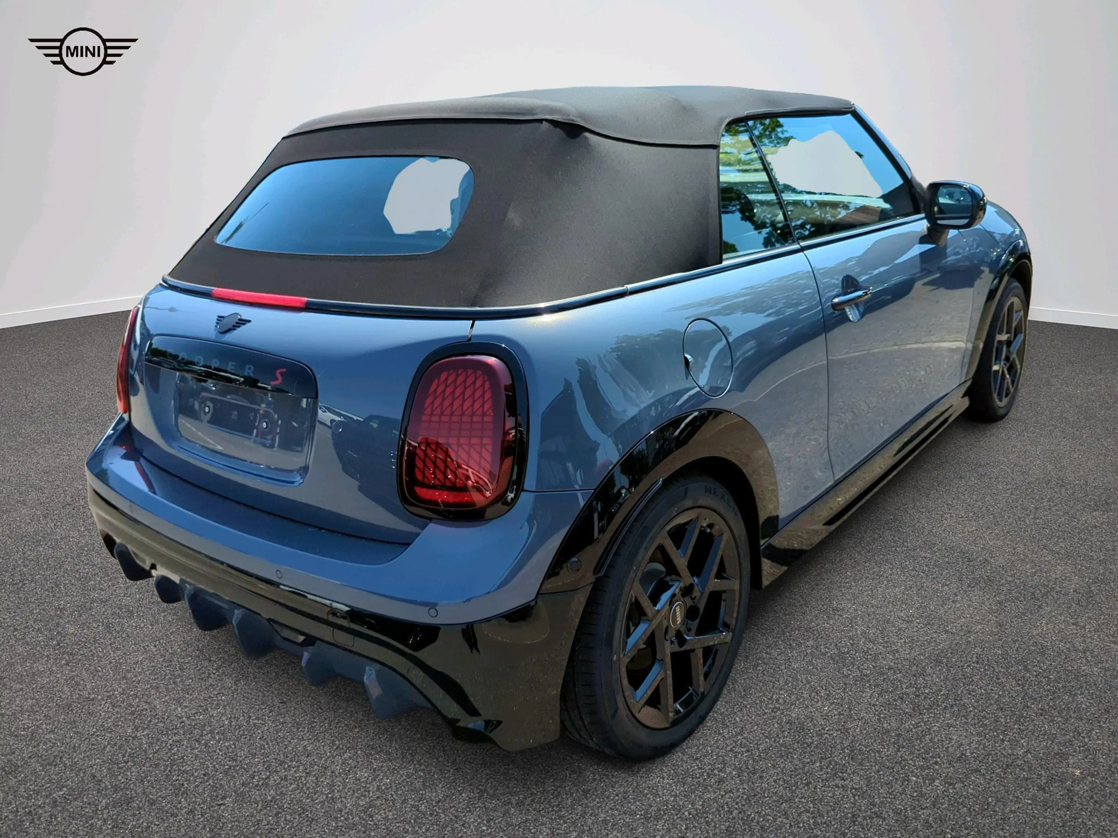 MINI Cooper S Cabrio John Cooper Works Trim — photo 4